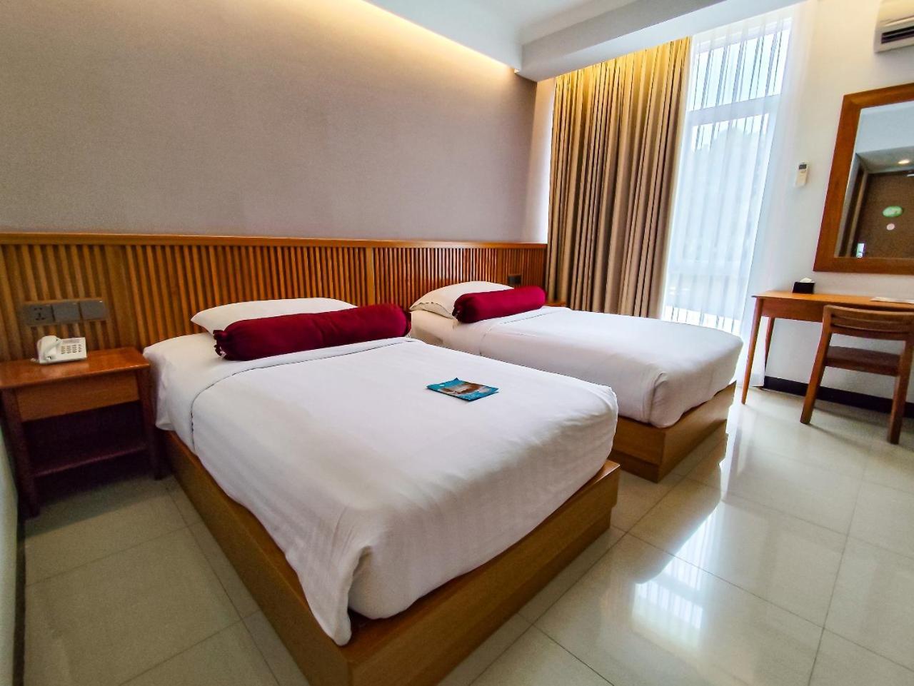 Ivory Hotel Bandung Exterior foto