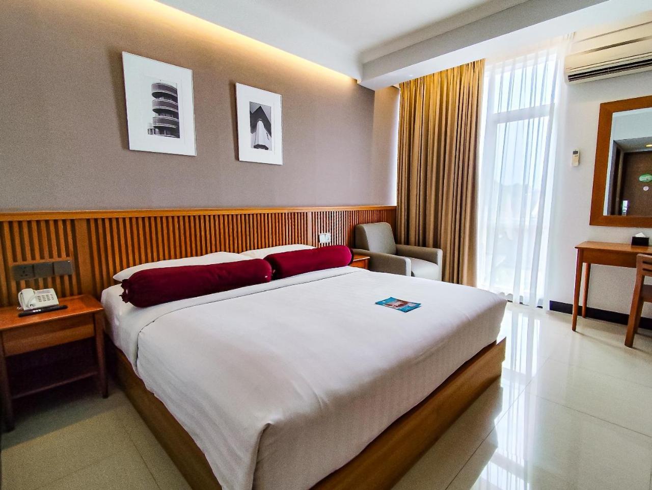 Ivory Hotel Bandung Exterior foto